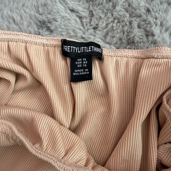 PrettyLittleThing Beige Maxi Dress - Picture 2 of 2